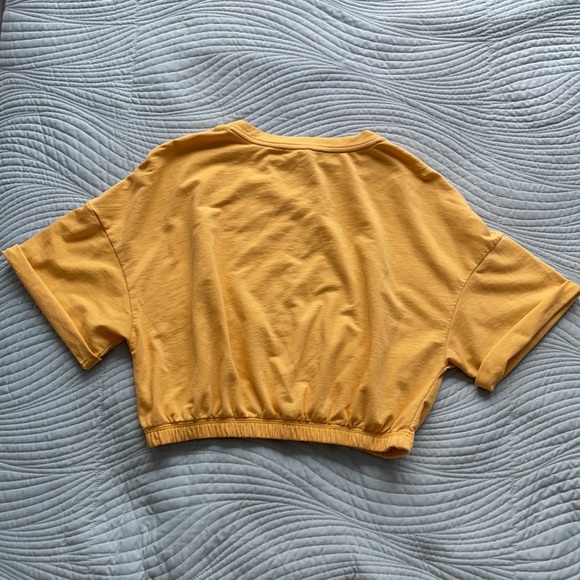 Cropped Shirt - Picture 2 of 4